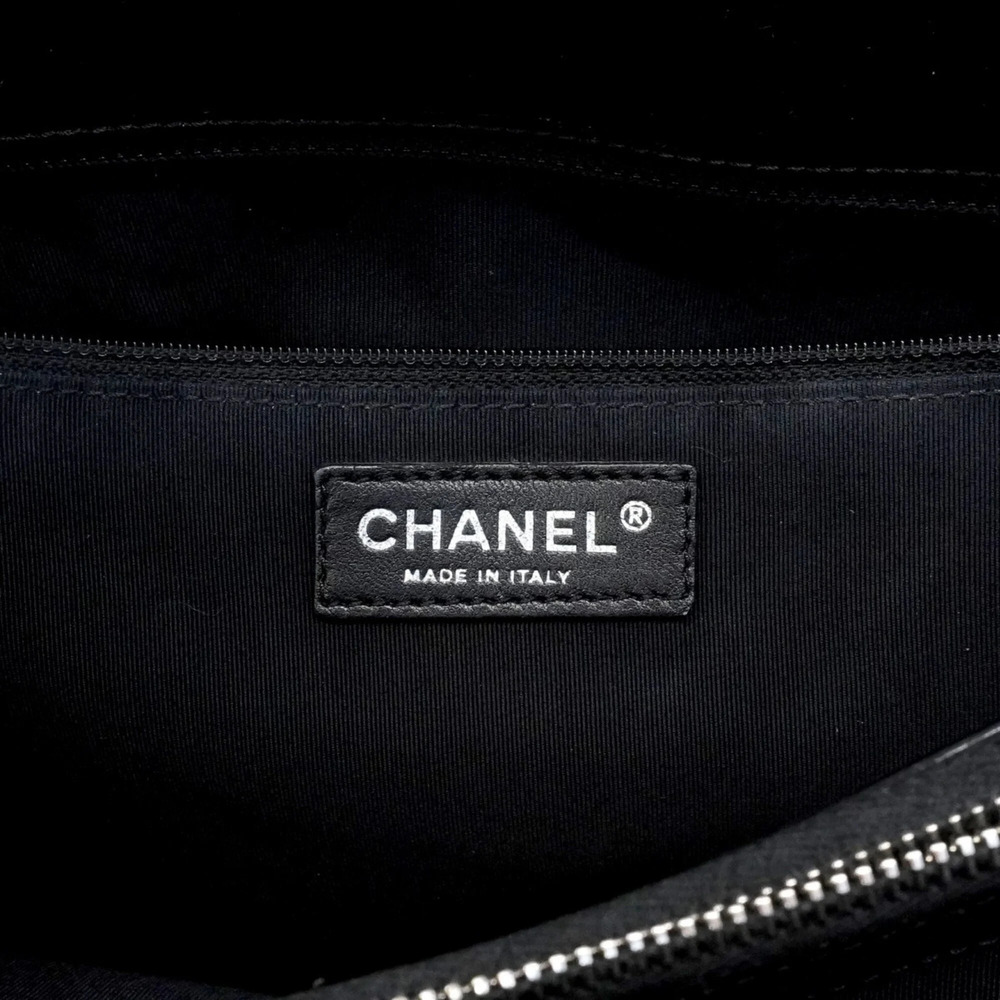 CHANEL Black Leather Tote Bag - Picture 5 of 15